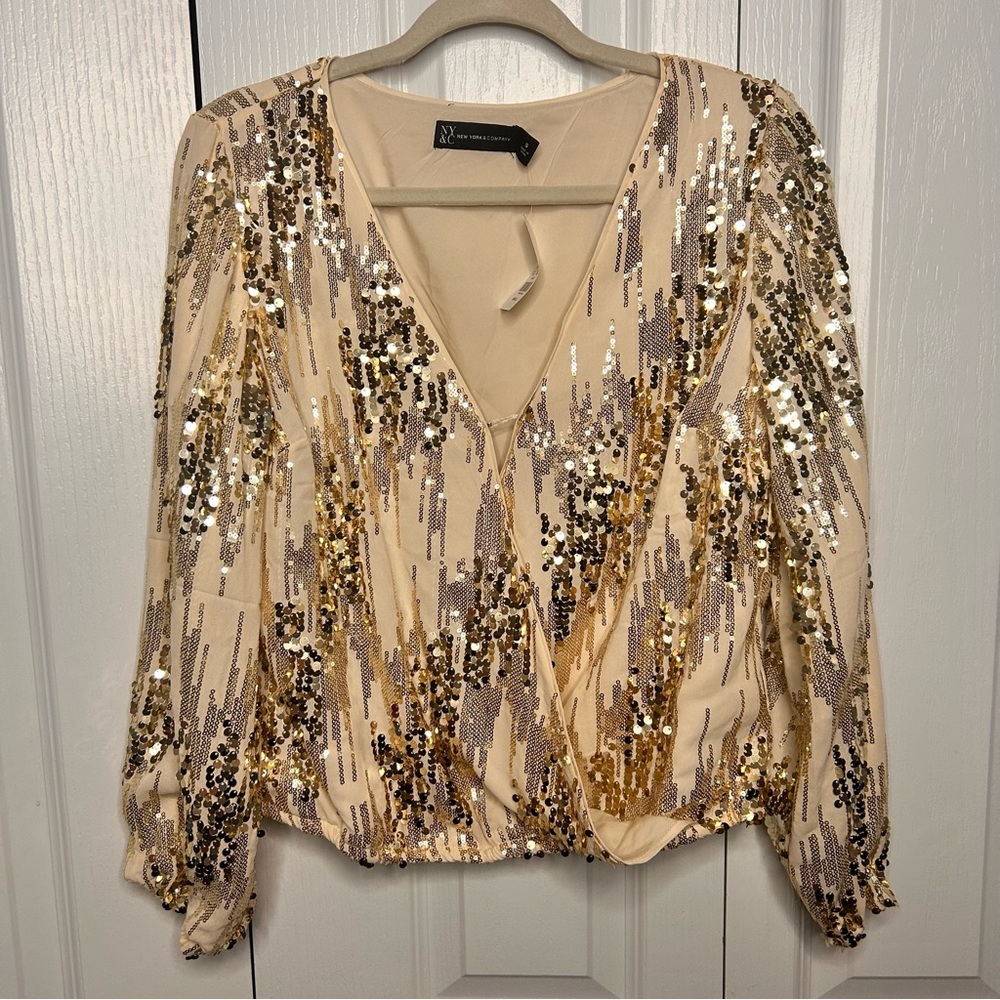 New York & Company Cream Sequence Wrap Front With Elastic Waist Top Small NWT